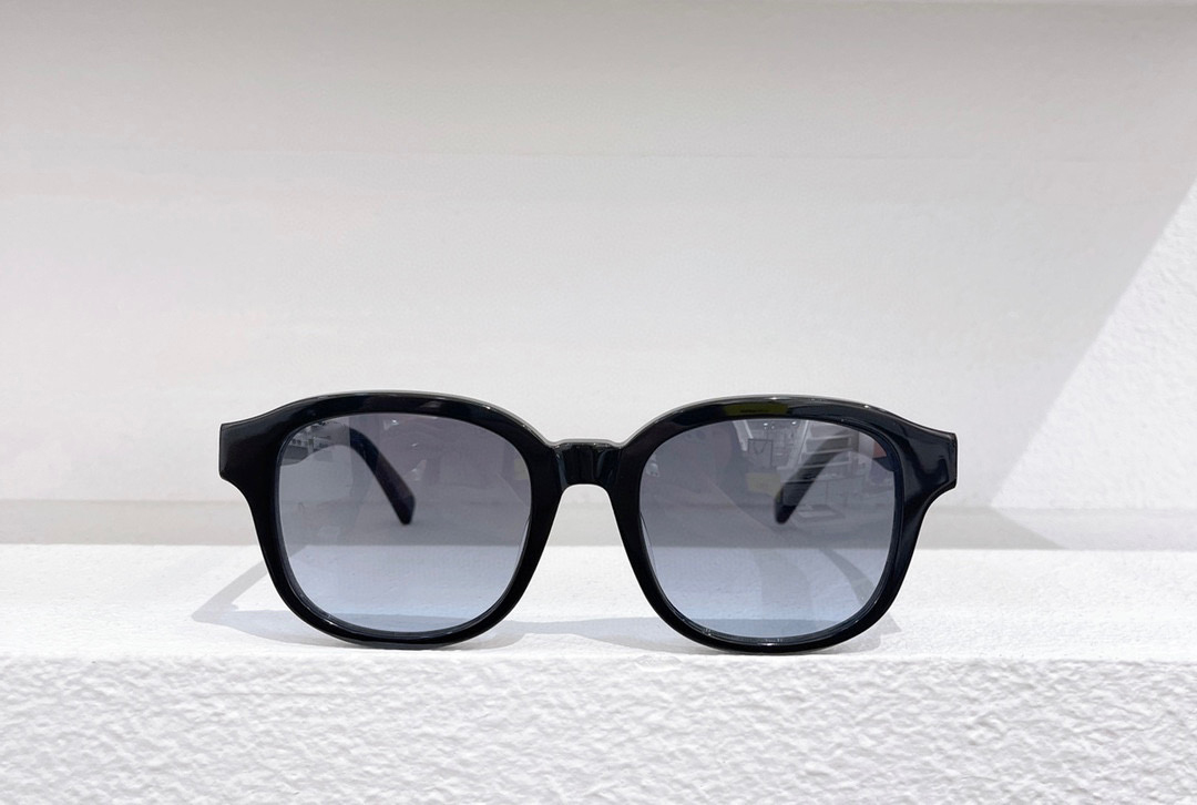Womens Sunglasses For Women Men Sun Glasses Mens Stellaire Ever 0956 Fashion Style Protects Eyes UV400 Lens With Random Box And Case
Womens Sunglasses For Women Men Sun Glasses Mens Stellaire Ever 0956 Fashion Style Protects Eyes UV400 Lens With Random Box And Case