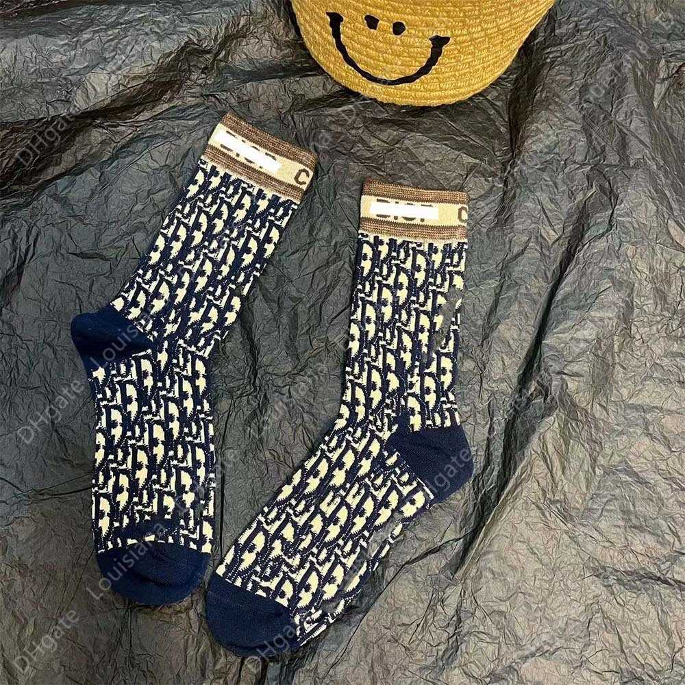 Socks Boutique Cotton Fashion Trend Letters Middle Tube Socks Jacquard Weave Casual Socking 1 Pair, Navy blue color
Socks Boutique Cotton Fashion Trend Letters Middle Tube Socks Jacquard Weave Casual Socking 1 Pair, Navy blue color