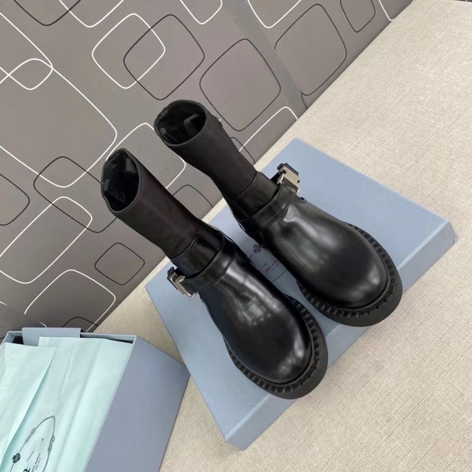 Luxury Women's Designer Ankle Boots - Slip-On, Round Toe, Buckle Detail, Ideal for Autumn/Winter Wear, Black
Luxury Women's Designer Ankle Boots - Slip-On, Round Toe, Buckle Detail, Ideal for Autumn/Winter Wear, Black