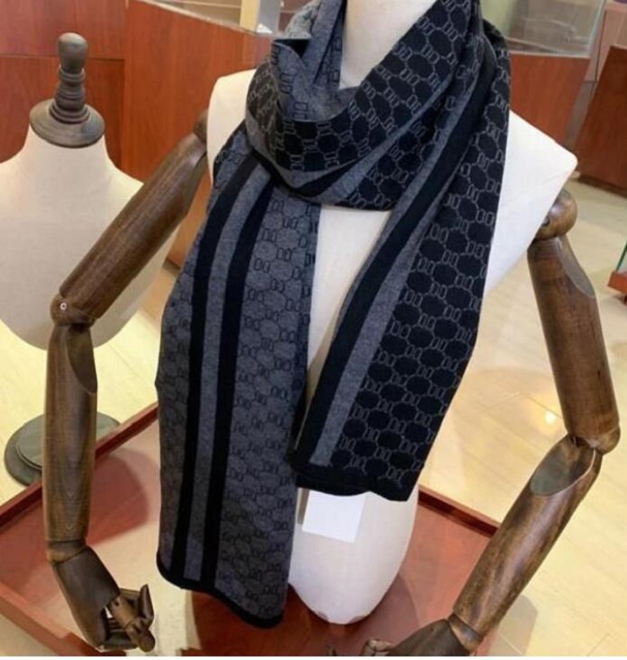 Scarves Designer Cashmere Scarf Autumn and Winter Women's Shawl Cashmere Double sided Warmth Neckband Jacquard 202s
Scarves Designer Cashmere Scarf Autumn and Winter Women's Shawl Cashmere Double sided Warmth Neckband Jacquard 202s