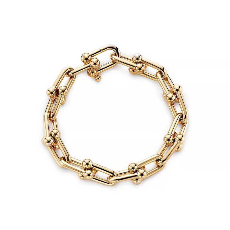 Bangle Designers Bracelet Luxurys Jewelry Womens Mens Temperament Bracelets Titanium Steel Hip Hop Street Neutral Fashion Charm Simplicity Good
Bangle Designers Bracelet Luxurys Jewelry Womens Mens Temperament Bracelets Titanium Steel Hip Hop Street Neutral Fashion Charm Simplicity Good