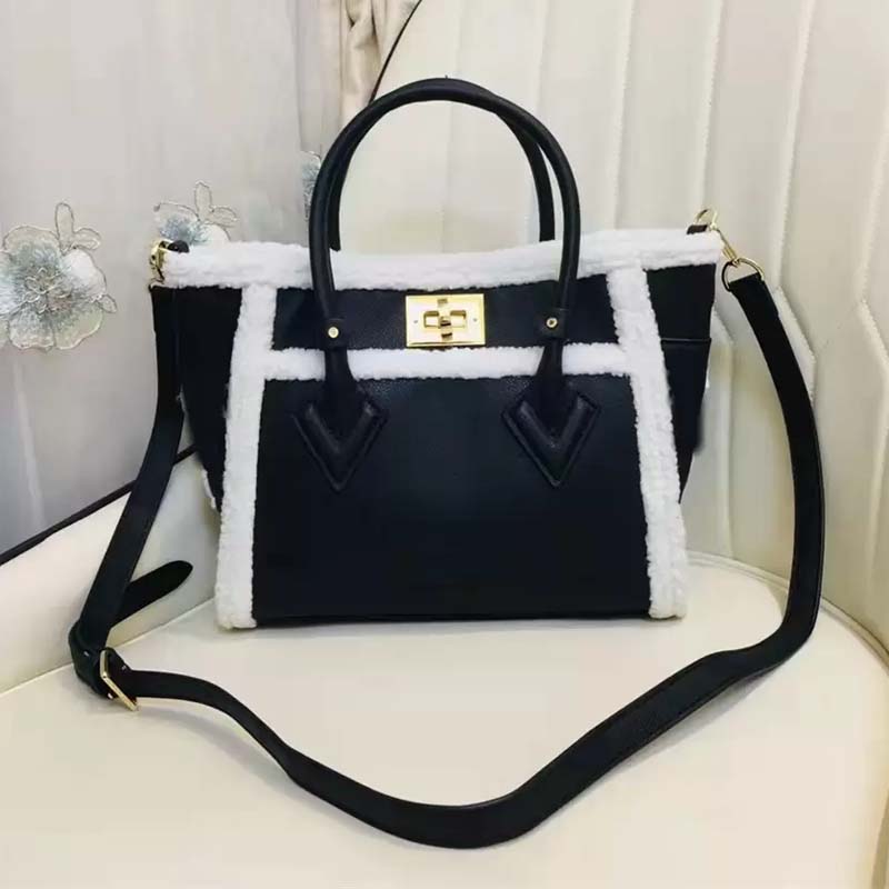 Women Winter Tote Bag Lady Handbags Tote Shearling & Grained Calf Leather Handbag Removable Strap with Two Top Handles Totes Sides Letter and Pattern Tufting, Black
Women Winter Tote Bag Lady Handbags Tote Shearling & Grained Calf Leather Handbag Removable Strap with Two Top Handles Totes Sides Letter and Pattern Tufting, Black
