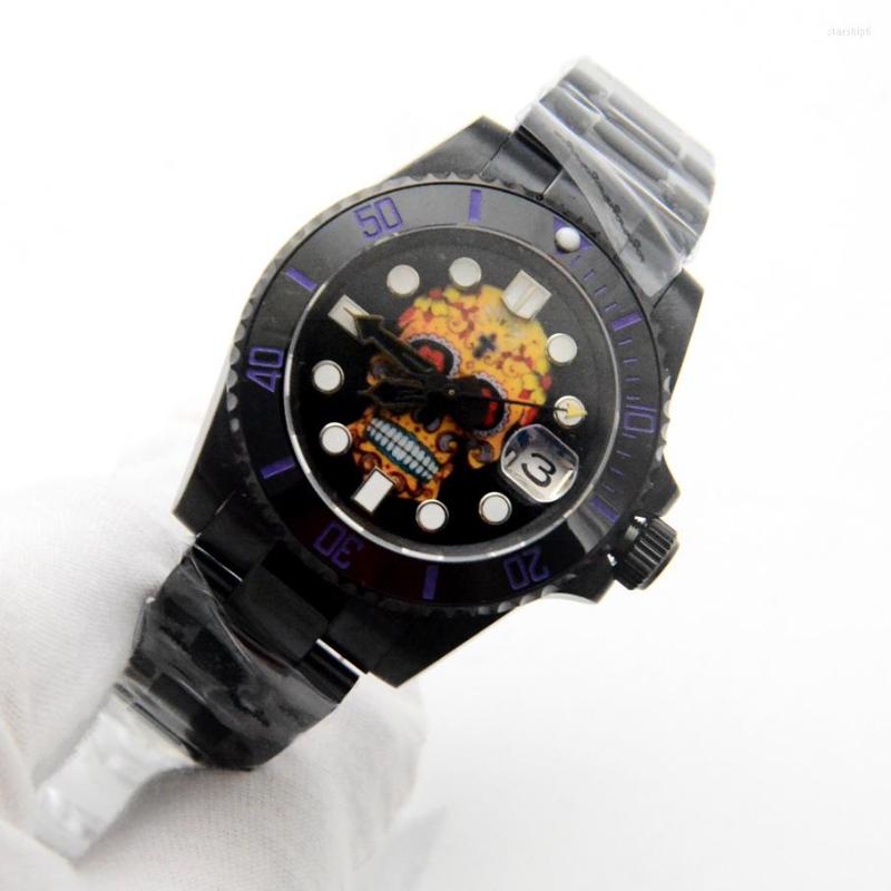 Wristwatches 40mm Fashion Skull Dial Luminous Markers NH35A Movement Watch Sapphire Mirror Black Stainless Steel Case Men's Automatic
Wristwatches 40mm Fashion Skull Dial Luminous Markers NH35A Movement Watch Sapphire Mirror Black Stainless Steel Case Men's Automatic
