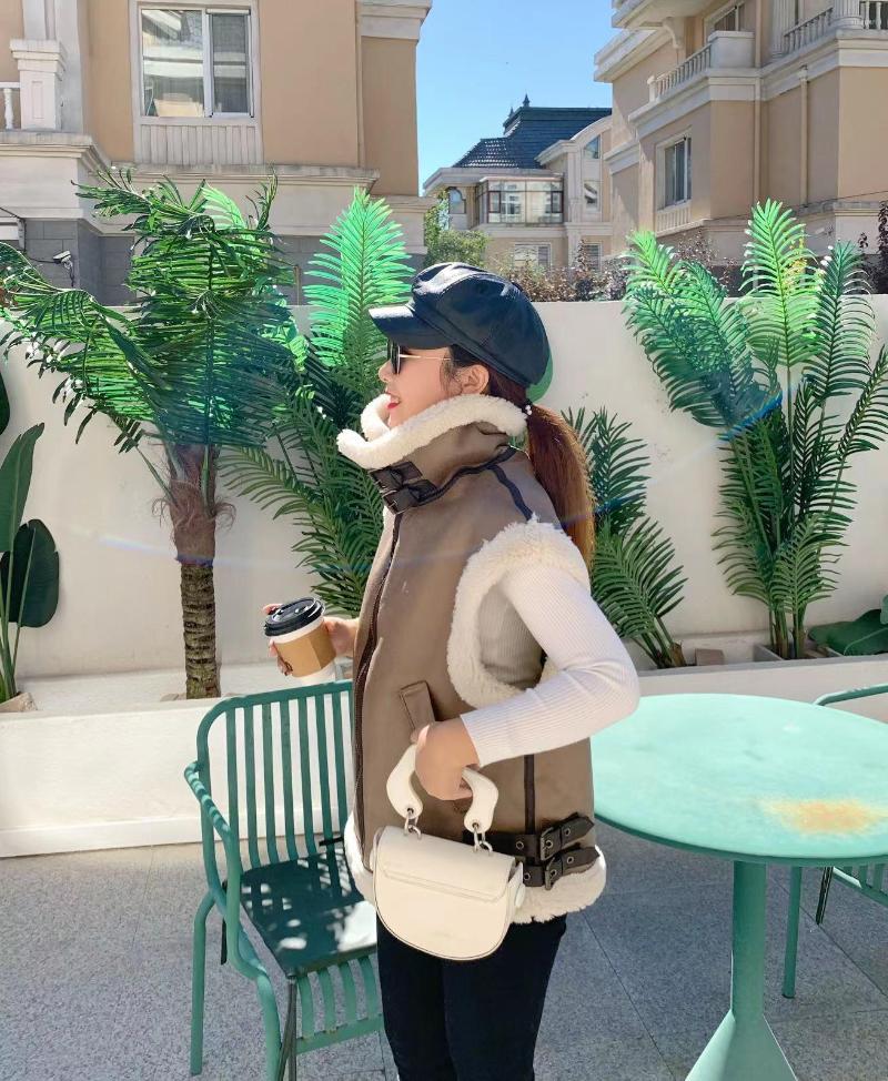 Women's Vests RARF 2022 Autumn Winter Ladies Warm Fur Integrated Sleeveless Fleece Stitching Coat Vest Jacket, Brown
Women's Vests RARF 2022 Autumn Winter Ladies Warm Fur Integrated Sleeveless Fleece Stitching Coat Vest Jacket, Brown