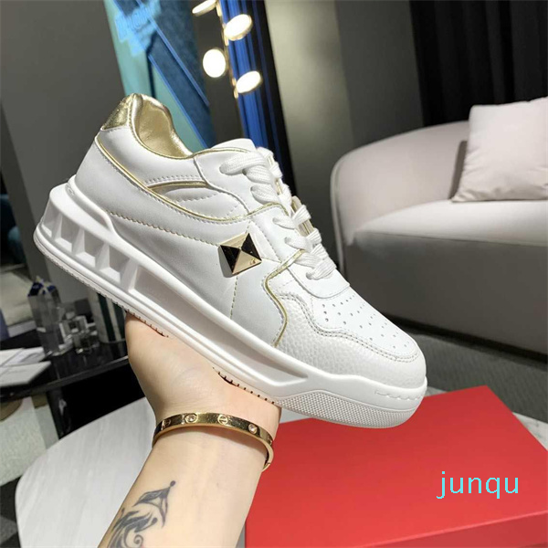 Famous Brand Women's Casual Shoes Designer Fashion Luxury Leather Lace up Breathable Sports Flat Shoes Outdoor Walking Jogging Coach Party
Famous Brand Women's Casual Shoes Designer Fashion Luxury Leather Lace up Breathable Sports Flat Shoes Outdoor Walking Jogging Coach Party