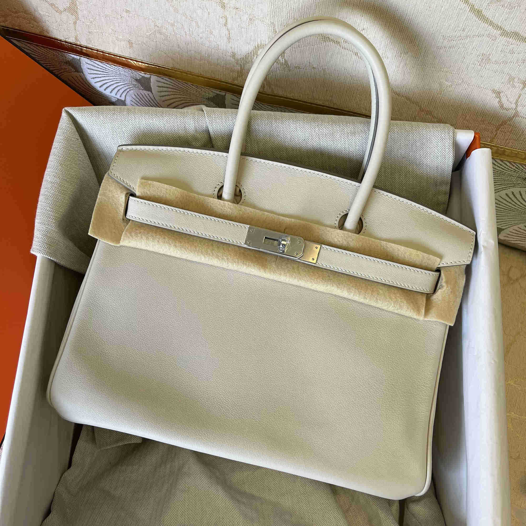Designers Handbags Herms Birkins Bags Version Swift Leather Milkshake White 30cm Silver Buckle with Wax Thread Sewing Portable Cowhide Women's Large C264, 25cm gold and silver buckle remarks
Designers Handbags Herms Birkins Bags Version Swift Leather Milkshake White 30cm Silver Buckle with Wax Thread Sewing Portable Cowhide Women's Large C264, 25cm gold and silver buckle remarks