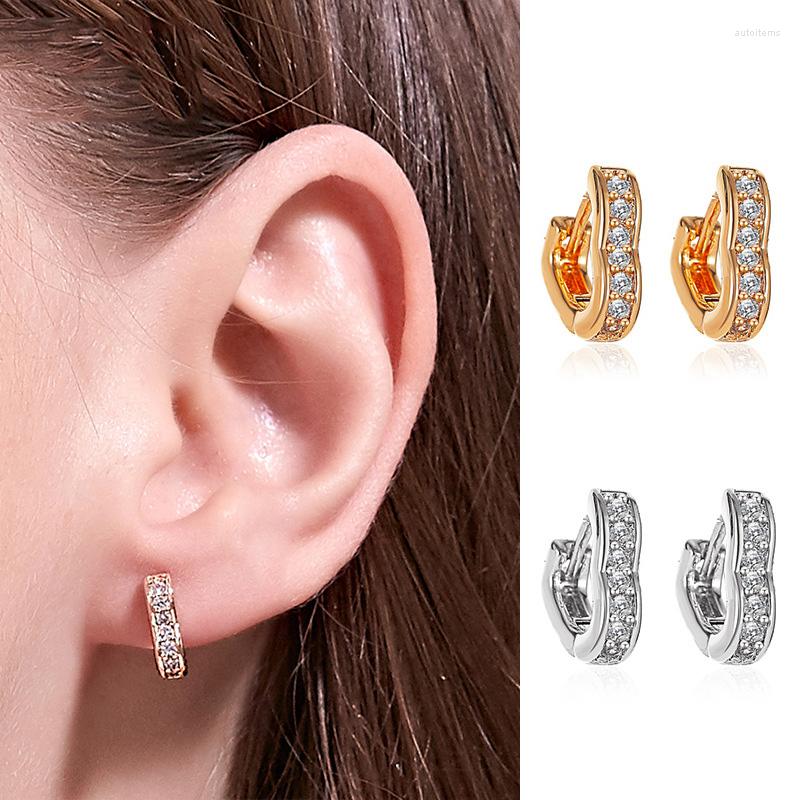 Hoop Earrings Korean Version Of Simple Hollow Heart-shaped Temperament Ladies Flash Zircon Love Ear Buckle Trend Wild
Hoop Earrings Korean Version Of Simple Hollow Heart-shaped Temperament Ladies Flash Zircon Love Ear Buckle Trend Wild