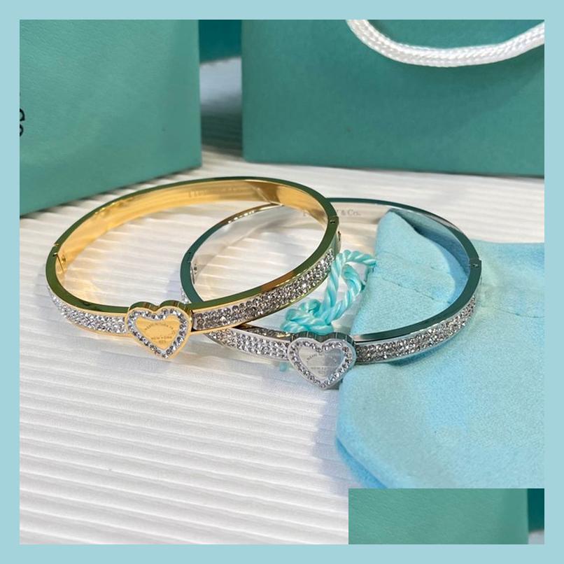 Bangle Classic Bracelets Women Bangle Luxury Designer Letter Bracelet Crystal 18K Gold Plated 925 Sier Stainless Steel Wedding Lover Dhcpk
Bangle Classic Bracelets Women Bangle Luxury Designer Letter Bracelet Crystal 18K Gold Plated 925 Sier Stainless Steel Wedding Lover Dhcpk