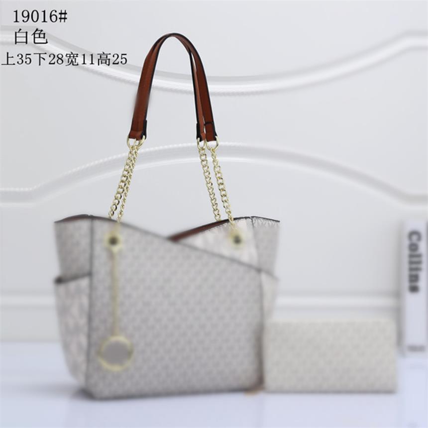 Designers Shoulder bags Handbag 01Cross Body 10Women top Square Sheepskin Chains Bag MICHAELS KOR MKS GGSS LOUISSS VUTTONSS LVSS 19016, 35x11x25cm
Designers Shoulder bags Handbag 01Cross Body 10Women top Square Sheepskin Chains Bag MICHAELS KOR MKS GGSS LOUISSS VUTTONSS LVSS 19016, 35x11x25cm
