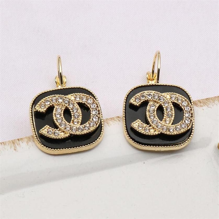 Fashion Womens Brand Earrings Designers Letter Ear Stud 18K Gold Plated Crystal Geometric Earring for Wedding Party Jewerlry Accessorie213o
Fashion Womens Brand Earrings Designers Letter Ear Stud 18K Gold Plated Crystal Geometric Earring for Wedding Party Jewerlry Accessorie213o