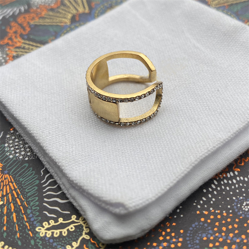 Opening Gold Letter Rings Luxury Designers Jewellery For Men Women Diamond Selvage Ring Groove Rings Engagement Ring
Opening Gold Letter Rings Luxury Designers Jewellery For Men Women Diamond Selvage Ring Groove Rings Engagement Ring