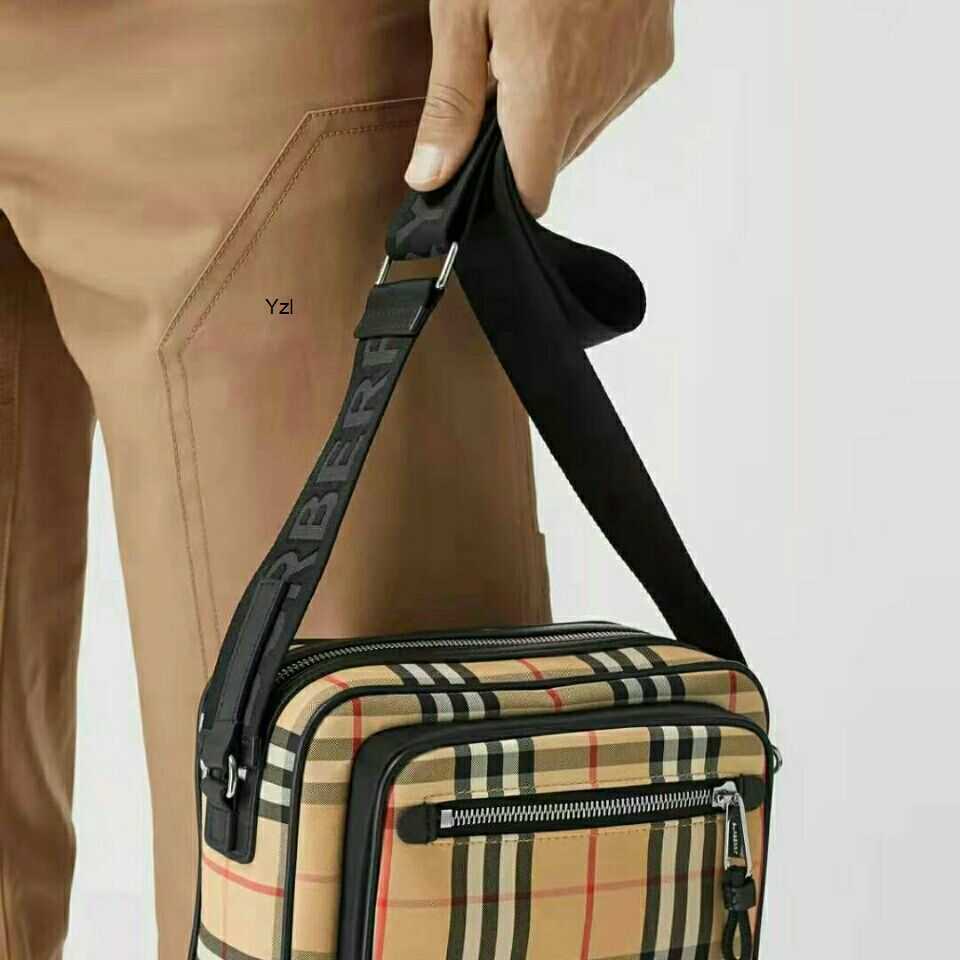 Designer Burbrerys Classic Bags Family b Popular Men's and Women's Shoulder Bag Yzl, Clear
Designer Burbrerys Classic Bags Family b Popular Men's and Women's Shoulder Bag Yzl, Clear