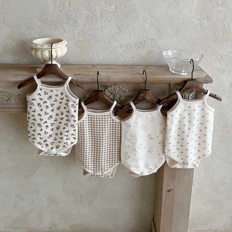 Rompers Infant Girl Fashion Cool Retro Floral Sling Jumpsuit Soft Breathable Plaid Sleeveless Bodysuit Born Baby Boy ClothesRompers, Small floral
Rompers Infant Girl Fashion Cool Retro Floral Sling Jumpsuit Soft Breathable Plaid Sleeveless Bodysuit Born Baby Boy ClothesRompers, Small floral