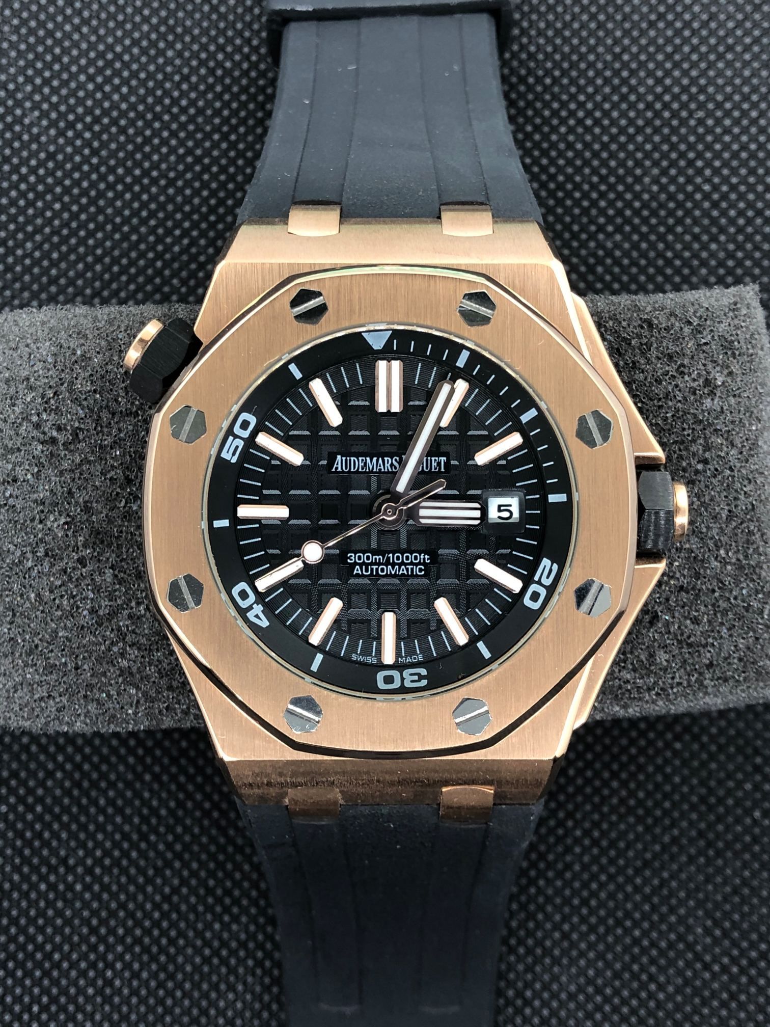 Handkerchief men's multi-function automatic mechanical watch imported movement natural rubber strap
Handkerchief men's multi-function automatic mechanical watch imported movement natural rubber strap
