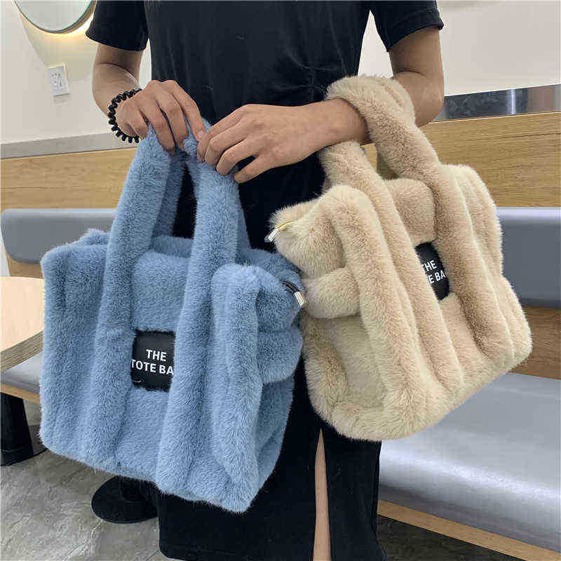 Totes Winter Woolen Faux Fur Teddy Curl Plush The Tote Bag Retro Large Capacity Handbag Simple Shoulder Designer Women Black Y2209, For the postage
Totes Winter Woolen Faux Fur Teddy Curl Plush The Tote Bag Retro Large Capacity Handbag Simple Shoulder Designer Women Black Y2209, For the postage