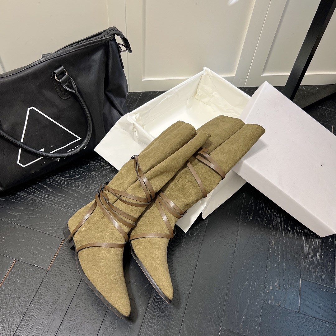 2022 lambskin leather knee-high boots stud buckle embellished side zip shoes pointed Toe stiletto heel tall boot luxury designers shoe for women factory footwea, Teal
2022 lambskin leather knee-high boots stud buckle embellished side zip shoes pointed Toe stiletto heel tall boot luxury designers shoe for women factory footwea, Teal
