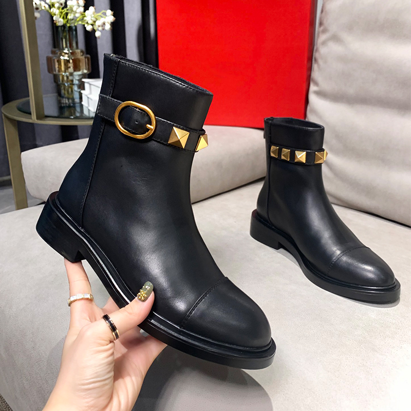 top quality Casual Shoes Luxury Designer Women Ankle Boots Fashion Big Gold Rivets Genuine Leather Woman Boot Runway Outfit Round Toe Platform Wedges Female Combat B, As show
top quality Casual Shoes Luxury Designer Women Ankle Boots Fashion Big Gold Rivets Genuine Leather Woman Boot Runway Outfit Round Toe Platform Wedges Female Combat B, As show