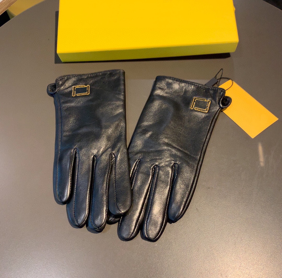 Embroidered Letter Leather Gloves Winter Warm Knitted Gloves Touch Screen Sheepskin Mittens Plus Velvet Thick Gloves
Embroidered Letter Leather Gloves Winter Warm Knitted Gloves Touch Screen Sheepskin Mittens Plus Velvet Thick Gloves