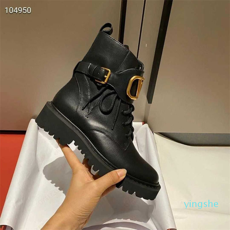 2020 Fashion Luxury designer brand women boots Woman's Leather shoes ankle boots factory direct female round head Short boots size35-40 01, Black
2020 Fashion Luxury designer brand women boots Woman's Leather shoes ankle boots factory direct female round head Short boots size35-40 01, Black