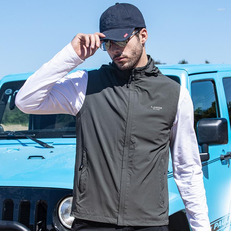 Men's Vests 2022 Spring And Autumn Vest Men's Thin Work Clothes Travel Sports Casual Fashion Detachable Hat, Military color
Men's Vests 2022 Spring And Autumn Vest Men's Thin Work Clothes Travel Sports Casual Fashion Detachable Hat, Military color