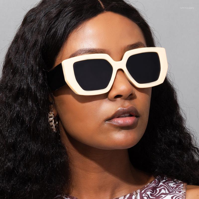 Sunglasses Fashion Square Woman Mirror Black Gradient Sun Glasses Female Frame Vintage Eyewear UV400
Sunglasses Fashion Square Woman Mirror Black Gradient Sun Glasses Female Frame Vintage Eyewear UV400