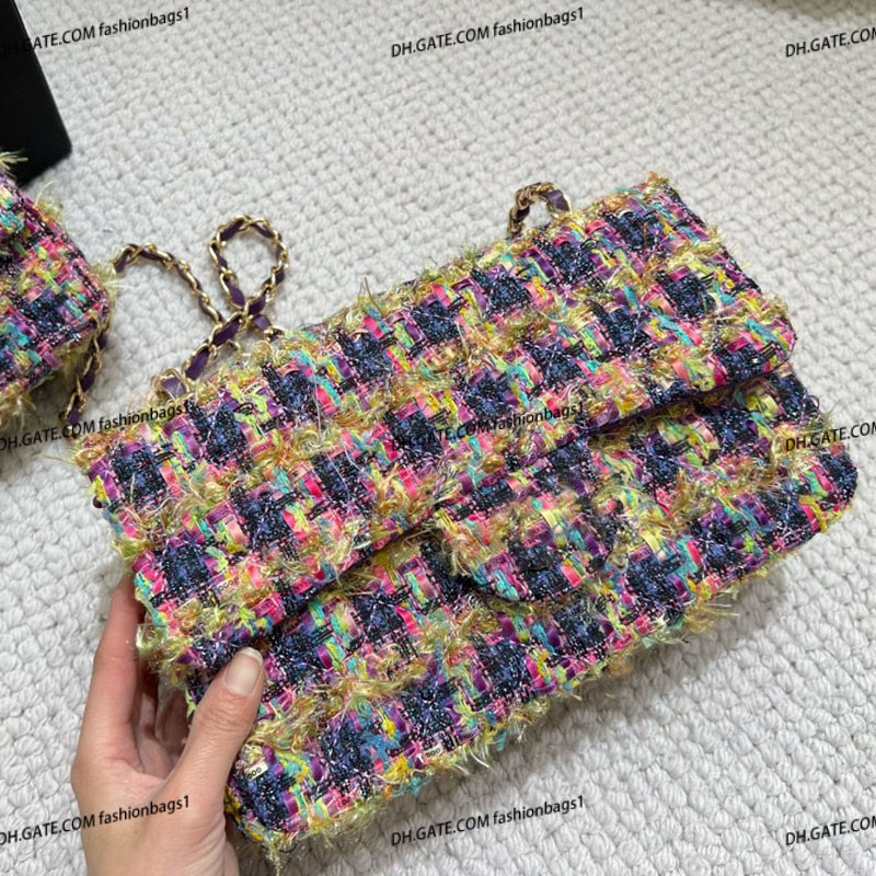 Tweed Women Classic Flap Shoulder Bag Two Sizes Fashion Versatile Luxury Designer Handbags Crossbody Quilted Retro Birkin Clutch Multi Pochettes Card Holder 20 25C, Split
Tweed Women Classic Flap Shoulder Bag Two Sizes Fashion Versatile Luxury Designer Handbags Crossbody Quilted Retro Birkin Clutch Multi Pochettes Card Holder 20 25C, Split