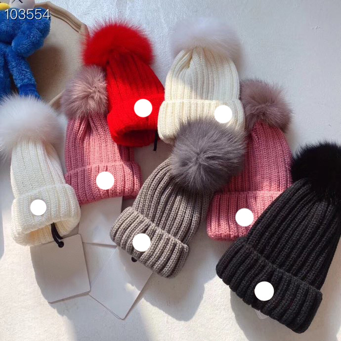 Maya Designer beanie Women's Hairball Embroidery Badge Warm Hair Ball Men's beanies winter hat Warm, Supplement (not shipped separately)
Maya Designer beanie Women's Hairball Embroidery Badge Warm Hair Ball Men's beanies winter hat Warm, Supplement (not shipped separately)