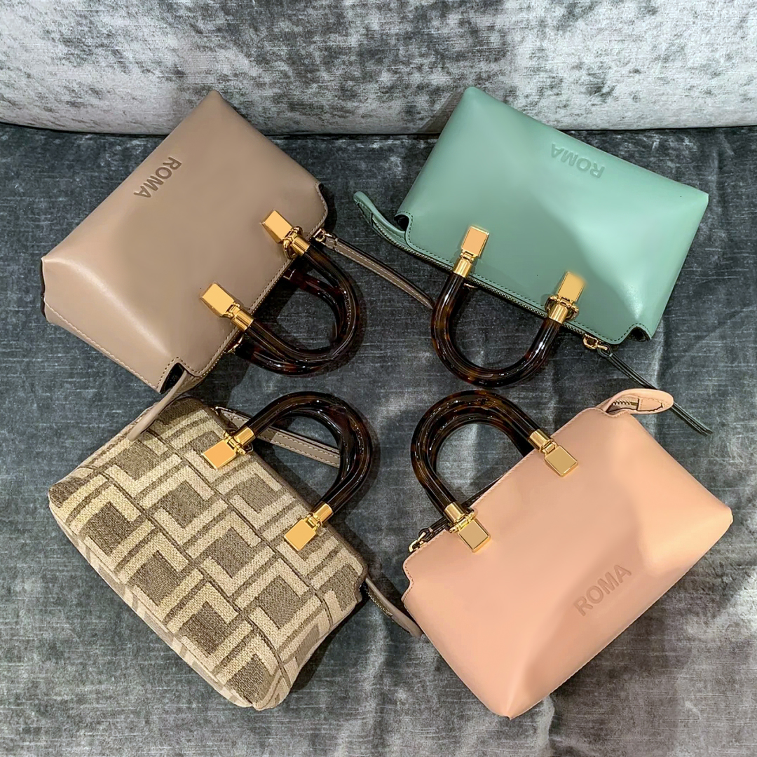 Fashion Luxurys Designers Bags fend Boston travel bag men women's duffle purse with silk scarf shoulder strap pochette handbags Cross Body weekend city clutch duffle, Black
Fashion Luxurys Designers Bags fend Boston travel bag men women's duffle purse with silk scarf shoulder strap pochette handbags Cross Body weekend city clutch duffle, Black