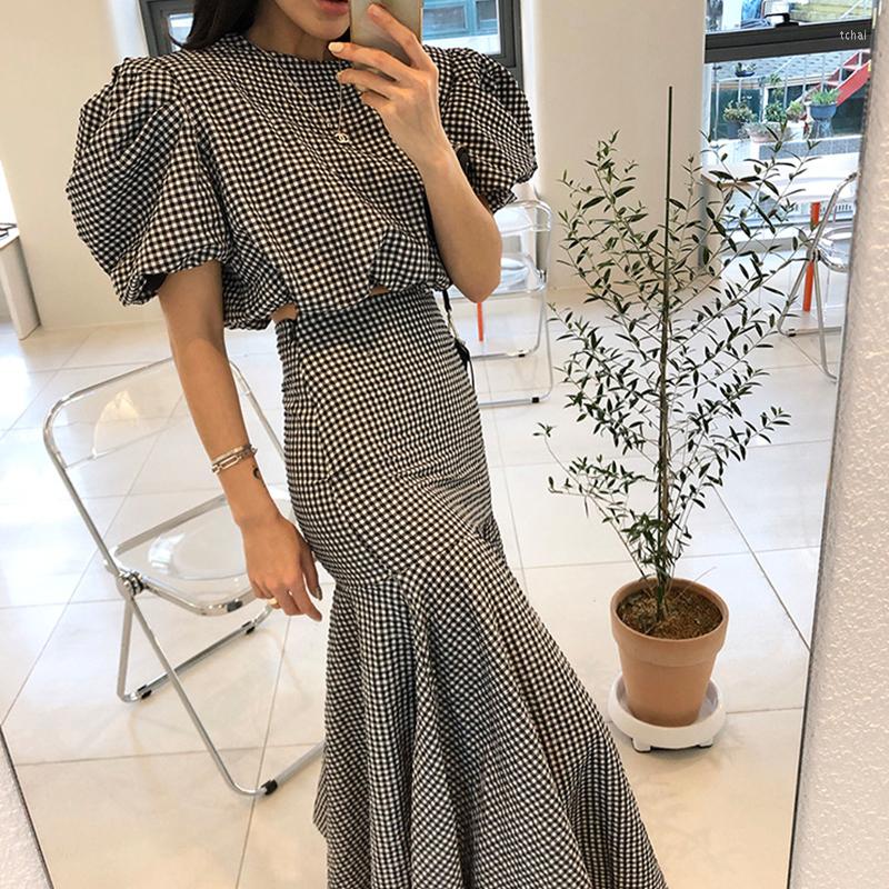 Women's Blouses RUGOD 2022 Korean Retro Puff Sleeve Short Shirt High Waist Plaid Bag Hip Fishtail Skirt Two-piece Female, Blue
Women's Blouses RUGOD 2022 Korean Retro Puff Sleeve Short Shirt High Waist Plaid Bag Hip Fishtail Skirt Two-piece Female, Blue