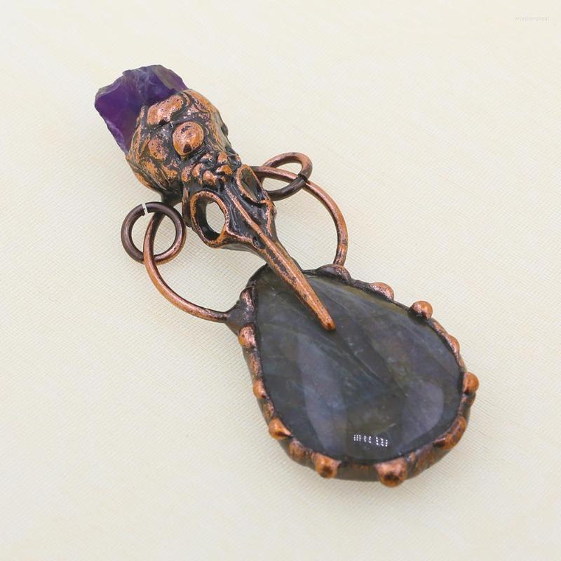 Pendant Necklaces Welded Bronze Raven Skull Connection Purple Semi-Precious Stone Vintage Witch Necklace Accessory Jewelry
Pendant Necklaces Welded Bronze Raven Skull Connection Purple Semi-Precious Stone Vintage Witch Necklace Accessory Jewelry