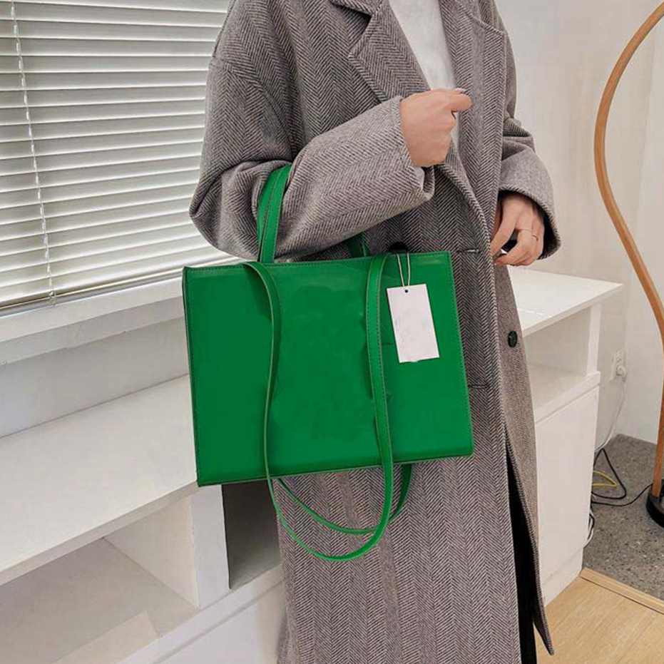 Hourglass Bag Designer Candy color Purse On the go tote Snapshot Makeup Bag Women Nice Bb Artwork Soft PVC Polyester Commuter leisure Thanksgiving Day Christmas, Silver
Hourglass Bag Designer Candy color Purse On the go tote Snapshot Makeup Bag Women Nice Bb Artwork Soft PVC Polyester Commuter leisure Thanksgiving Day Christmas, Silver