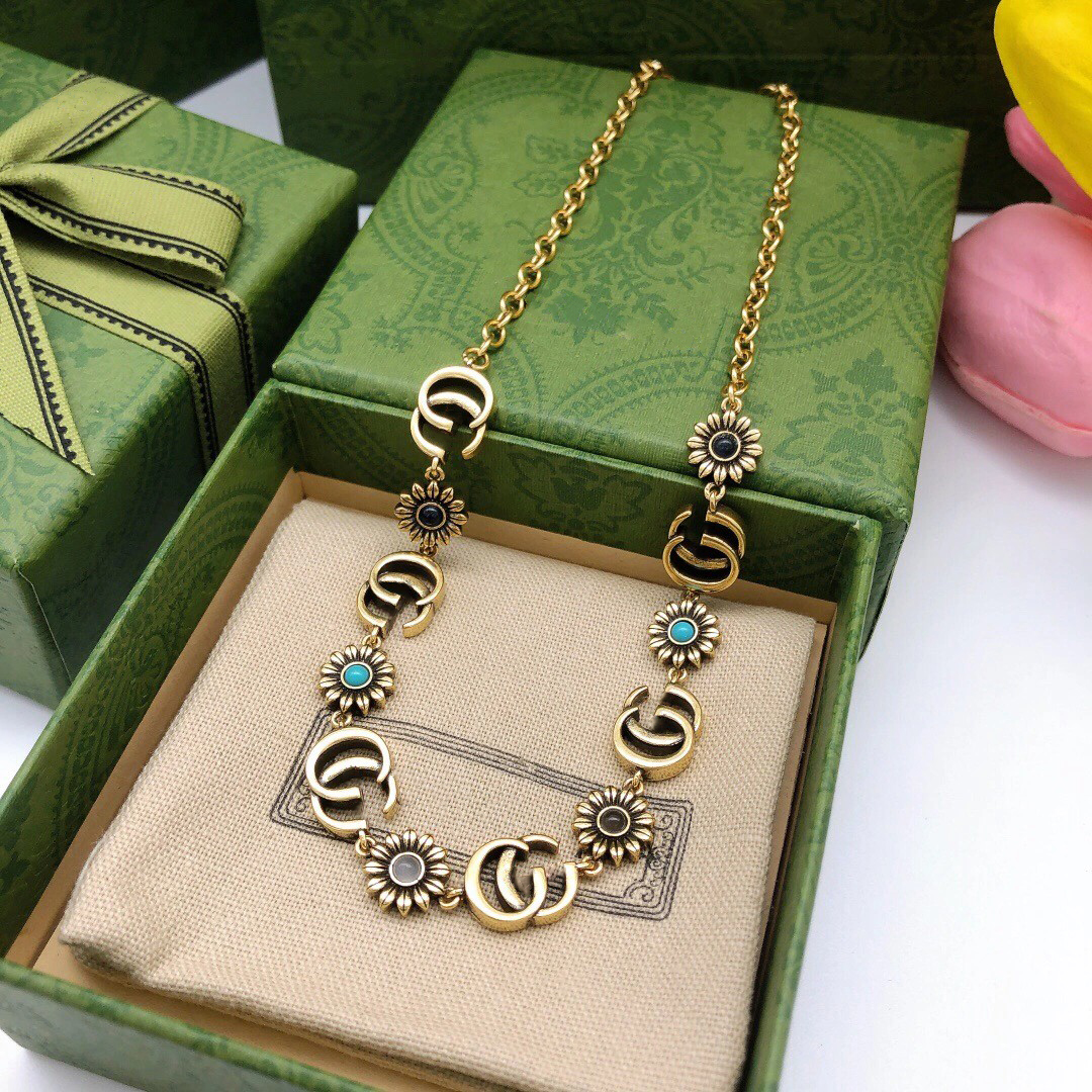 Luxury Designer Necklaces Classic designers Necklace Pendant Jewelry bracelact luxurys Necklacess Couples Party Holiday Gift good nice
Luxury Designer Necklaces Classic designers Necklace Pendant Jewelry bracelact luxurys Necklacess Couples Party Holiday Gift good nice