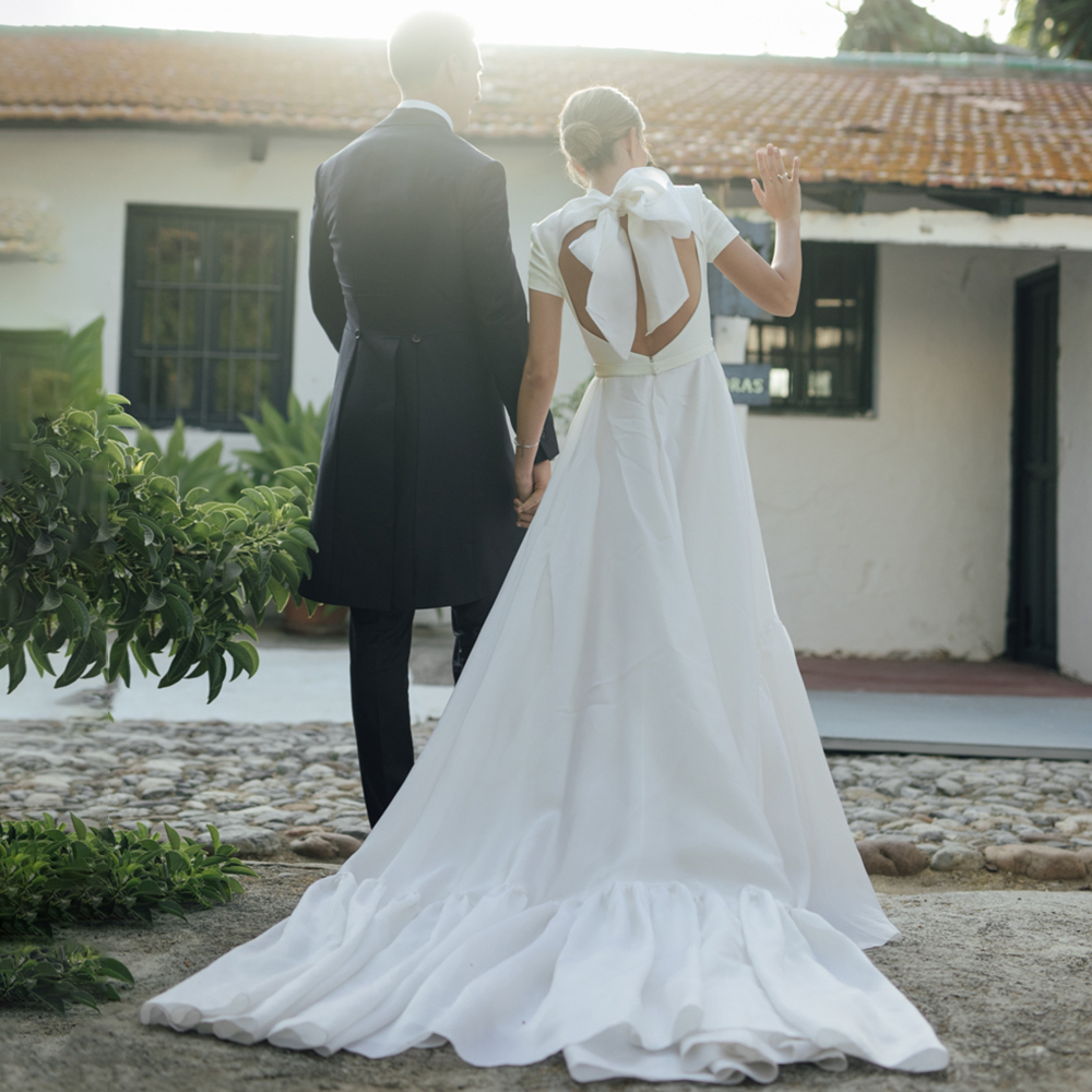 Custom Made Front Split A Line Wedding Dresses Short Sleeves Bridal Gown Open Back Satin Victoria Style Mariage 0516