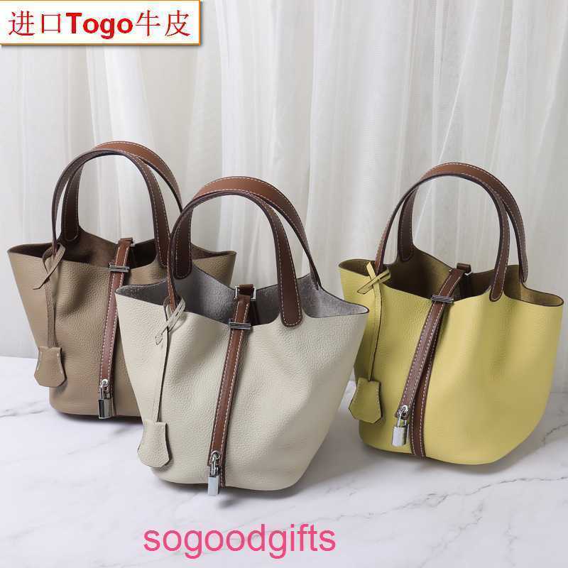 Designer Herme bags Women's Picotin lock Handbags Tote Bag New leather color matching basket bag top layer Togo cowhide women's handbag Buck, Milkshake white brown (smooth hand)
Designer Herme bags Women's Picotin lock Handbags Tote Bag New leather color matching basket bag top layer Togo cowhide women's handbag Buck, Milkshake white brown (smooth hand)