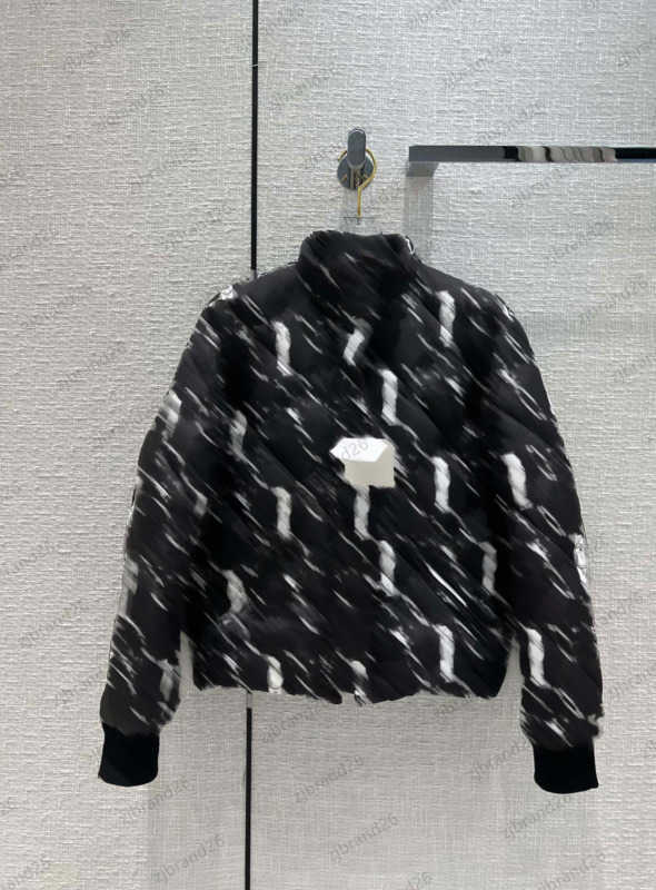 Jackets Women Winter Coat Down Parkas Reversible Short Printing Puffer Coats Metal Zipper Heavy Ribbed Design Outerwear Fashionable Joker Womens Clothing 1970
Jackets Women Winter Coat Down Parkas Reversible Short Printing Puffer Coats Metal Zipper Heavy Ribbed Design Outerwear Fashionable Joker Womens Clothing 1970