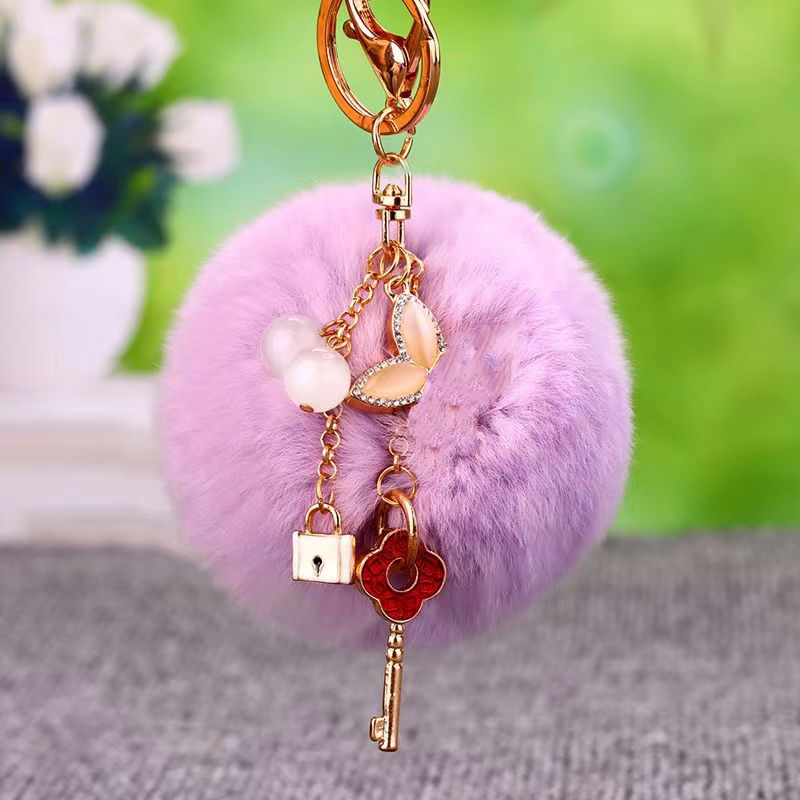 Keychain Luxurys designers Key chain monogrammed Keychains Plush key lock design Pendant Accessories with Christmas gifts Elegant versatile style very good
Keychain Luxurys designers Key chain monogrammed Keychains Plush key lock design Pendant Accessories with Christmas gifts Elegant versatile style very good
