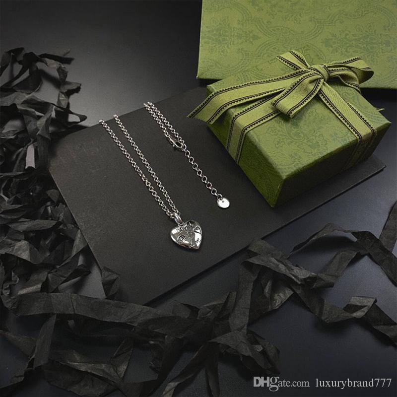 New Luxury Necklace Double G Fashion Charm Jewelry Flower Bird Peach Heart Round Necklaces High Quality Designer Ladies Silver Pendant Couple Gift Wholesale
New Luxury Necklace Double G Fashion Charm Jewelry Flower Bird Peach Heart Round Necklaces High Quality Designer Ladies Silver Pendant Couple Gift Wholesale