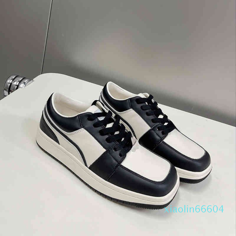 Casual Shoes head color matching low Top Sneakers high top sports and leisure square sneakers, Red
Casual Shoes head color matching low Top Sneakers high top sports and leisure square sneakers, Red