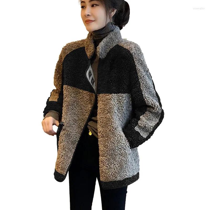 Women's Fur Stitched Lamb Imitation Coat Female Loose Thickened Casual In One Jacket Top 2022 Autumn Winter Women's Overcoat, Photo color
Women's Fur Stitched Lamb Imitation Coat Female Loose Thickened Casual In One Jacket Top 2022 Autumn Winter Women's Overcoat, Photo color