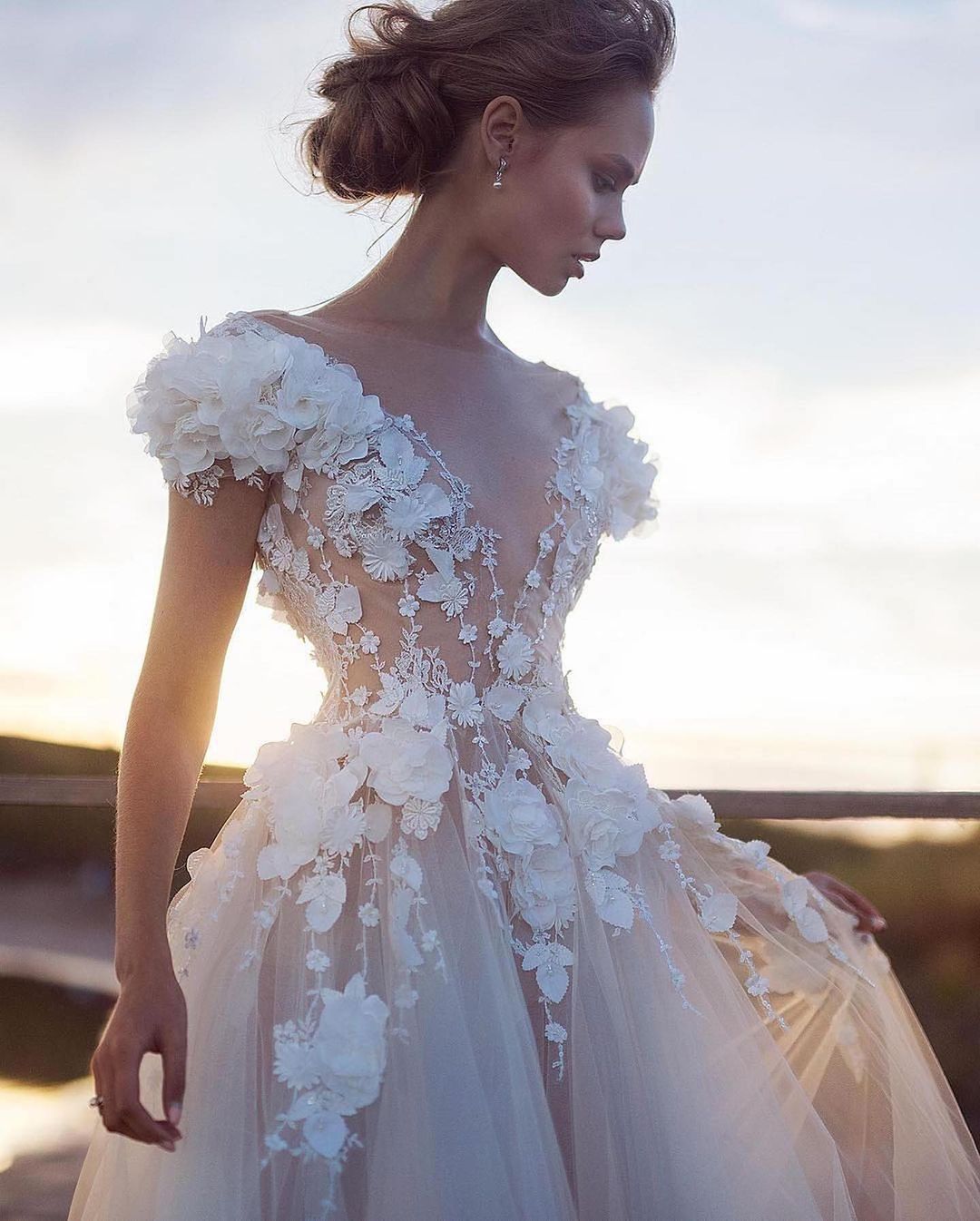 Sexy A Line Wedding Dresses Transparent Short Sleeve Bridal Gown Backless 3D Flowers Appliques Tulle Floor Length Robe De Soiree
