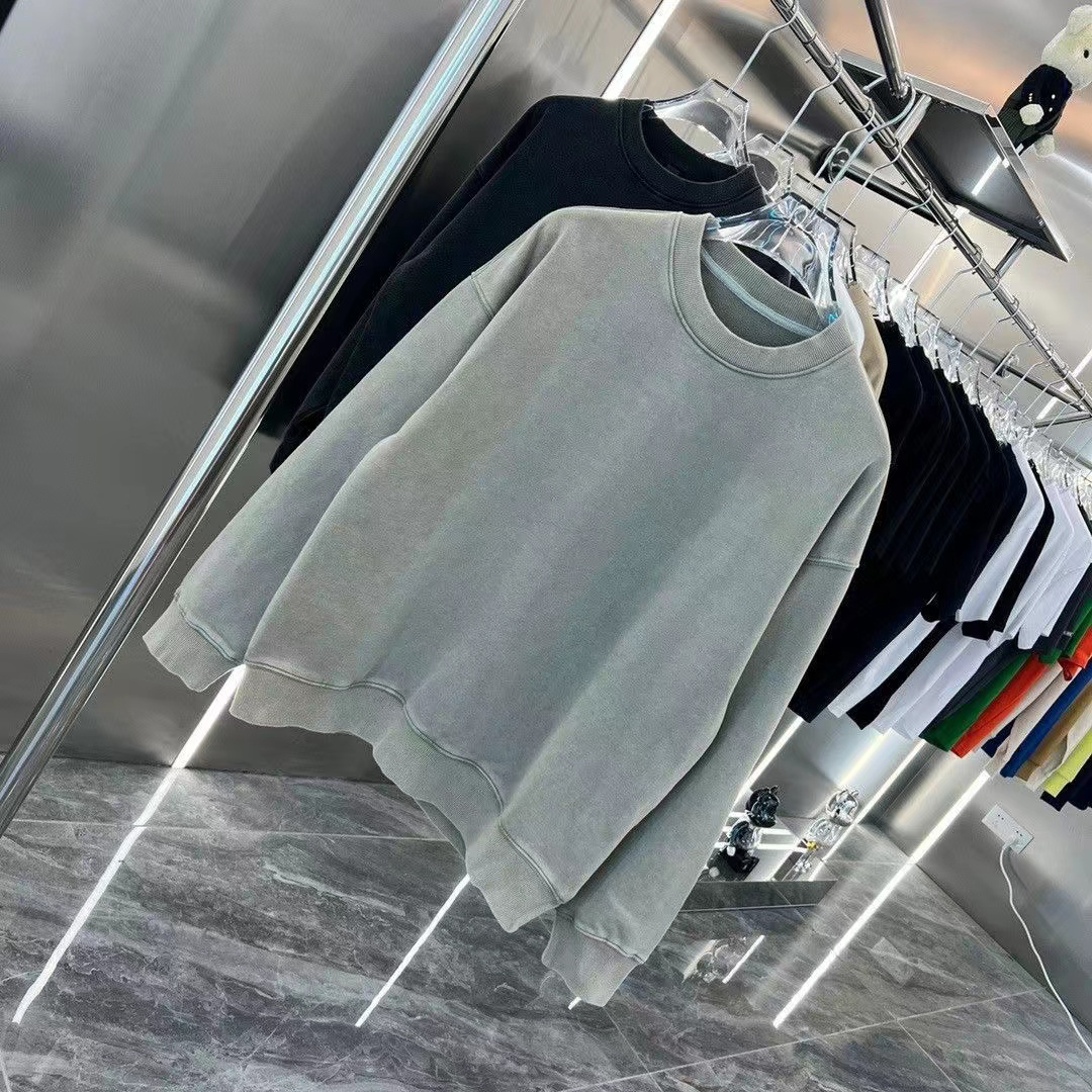 Hoodie fashion sweatshirt fleece The European American popular logo women men round neck hoodie students casual long sleeve top clothing neutral coat T-shirt
Hoodie fashion sweatshirt fleece The European American popular logo women men round neck hoodie students casual long sleeve top clothing neutral coat T-shirt