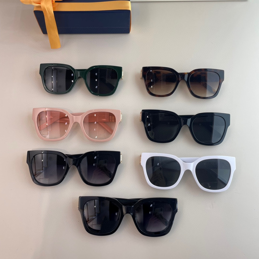 Men Sunglasses For Women Latest Selling Fashion Sun Glasses Mens Sunglass Gafas De Sol Glass UV400 Lens With Random Matching Box Z1605E
Men Sunglasses For Women Latest Selling Fashion Sun Glasses Mens Sunglass Gafas De Sol Glass UV400 Lens With Random Matching Box Z1605E