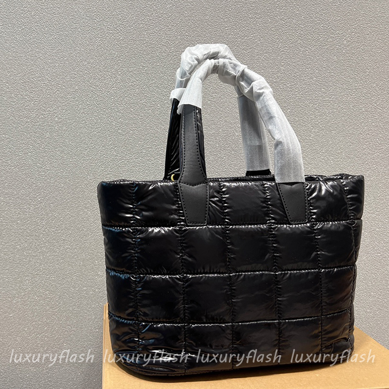 Fashion Women Totes Handbags Plush 2023 New Winter Cotton Feather Fabric Winter Warm Package Designer Ladies Handbag Bags, Box(not sold separately)
Fashion Women Totes Handbags Plush 2023 New Winter Cotton Feather Fabric Winter Warm Package Designer Ladies Handbag Bags, Box(not sold separately)