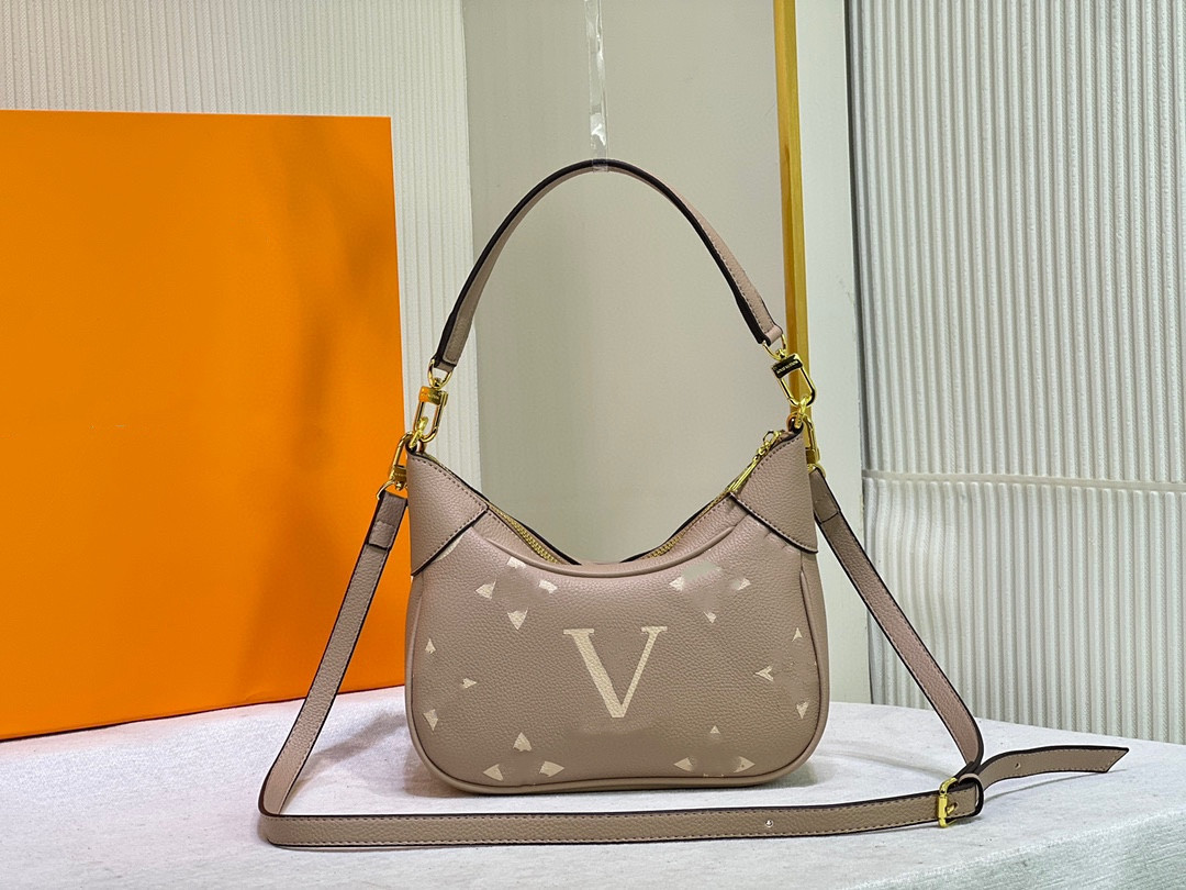 LQ fashion luxury designer crossbody bag favorite handbags Bagatelle BB Empreinte handbag genuine leather chain embossed shoulder bag backpack 56091, Extra freight
LQ fashion luxury designer crossbody bag favorite handbags Bagatelle BB Empreinte handbag genuine leather chain embossed shoulder bag backpack 56091, Extra freight