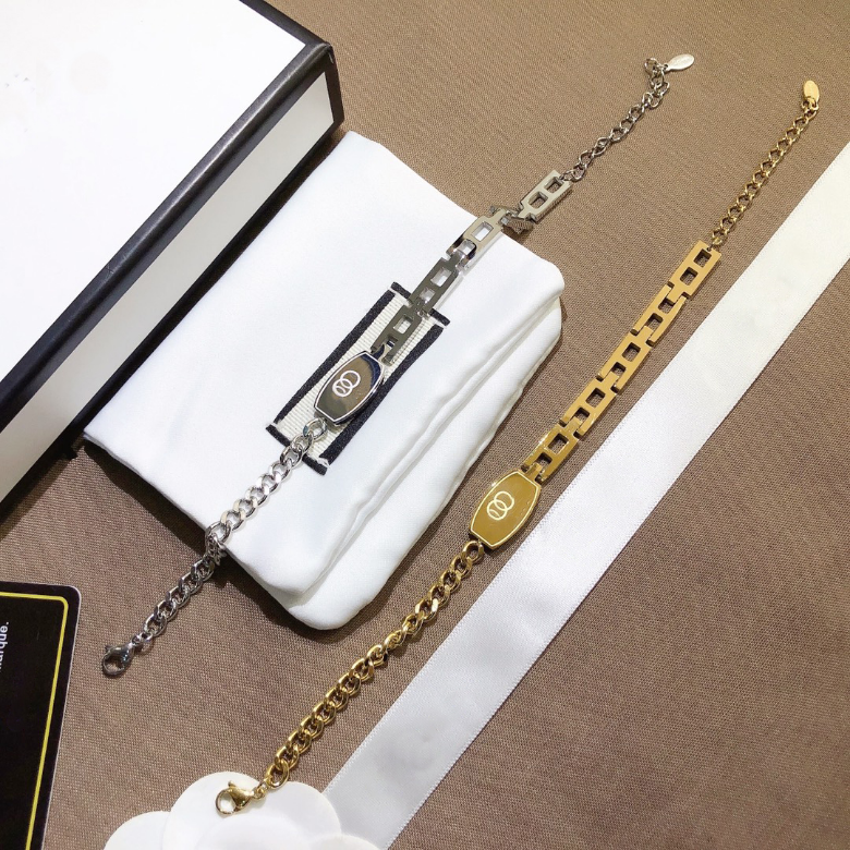 Exquisite Design Link Chains Gold And Silver Plated Designer Jewelry Quality Style New Personalized Bracelets Gifts For Couples
Exquisite Design Link Chains Gold And Silver Plated Designer Jewelry Quality Style New Personalized Bracelets Gifts For Couples
