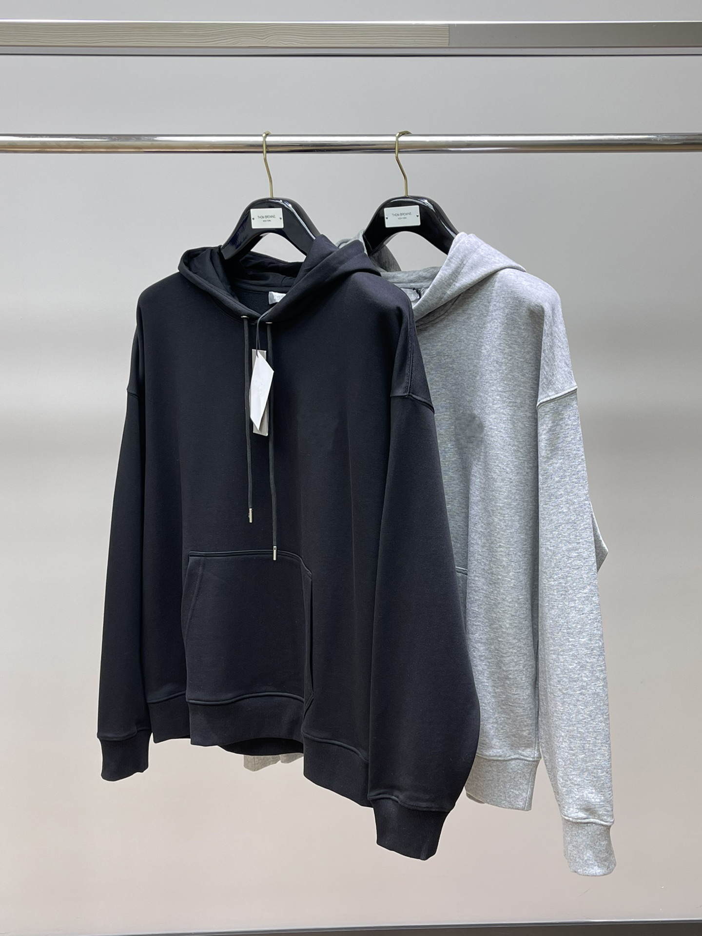 The Latest Top Hoodie Classic Letter Embroidery Plush Sweater Unisex Loose Original Fabric, Black
The Latest Top Hoodie Classic Letter Embroidery Plush Sweater Unisex Loose Original Fabric, Black