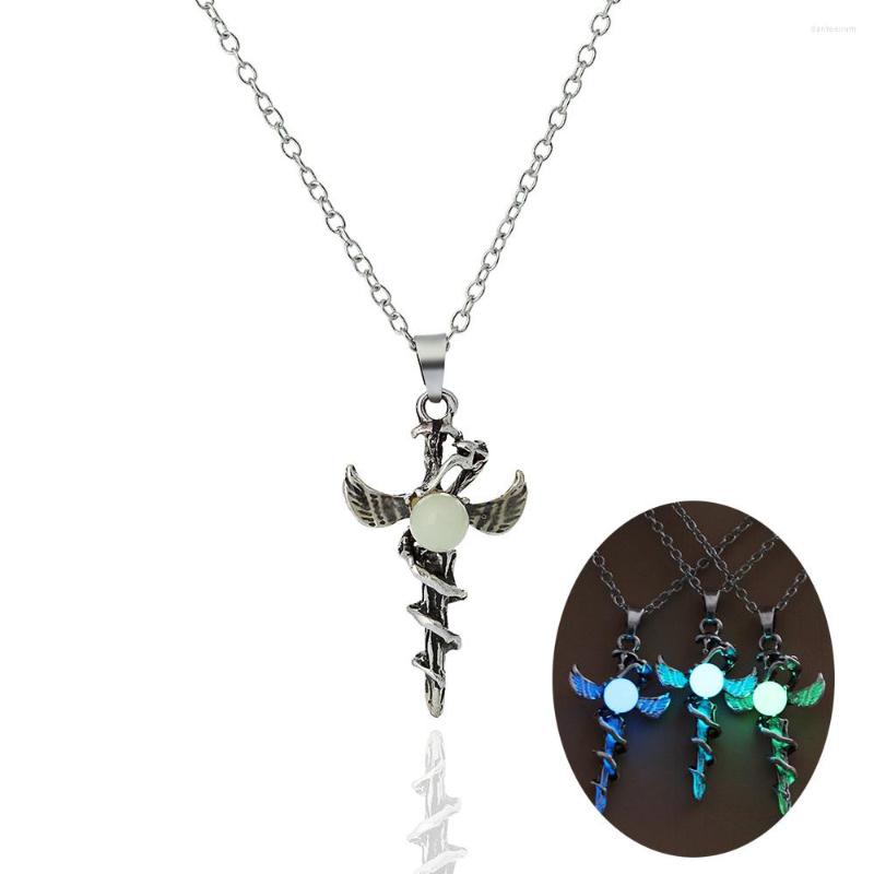Pendants 2022 Fashion Charm Sword Design Glow In Dark Pendant Luminous Necklac Ornaments Necklaces Unique Choker Gifts
Pendants 2022 Fashion Charm Sword Design Glow In Dark Pendant Luminous Necklac Ornaments Necklaces Unique Choker Gifts