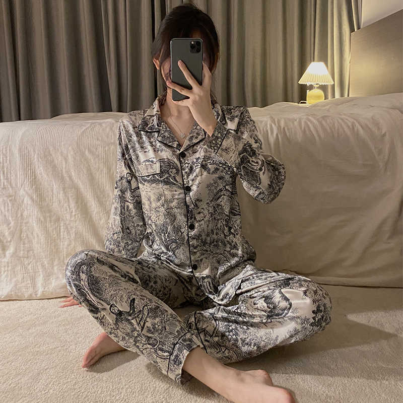 home clothing 2pcs Women's Pajamas Sets Woman Pajama Autumn Tie Dye Design Suit Long Sleeve Trousers Set Home Clothes Sexy Satin Silk Pijamas 1021
home clothing 2pcs Women's Pajamas Sets Woman Pajama Autumn Tie Dye Design Suit Long Sleeve Trousers Set Home Clothes Sexy Satin Silk Pijamas 1021