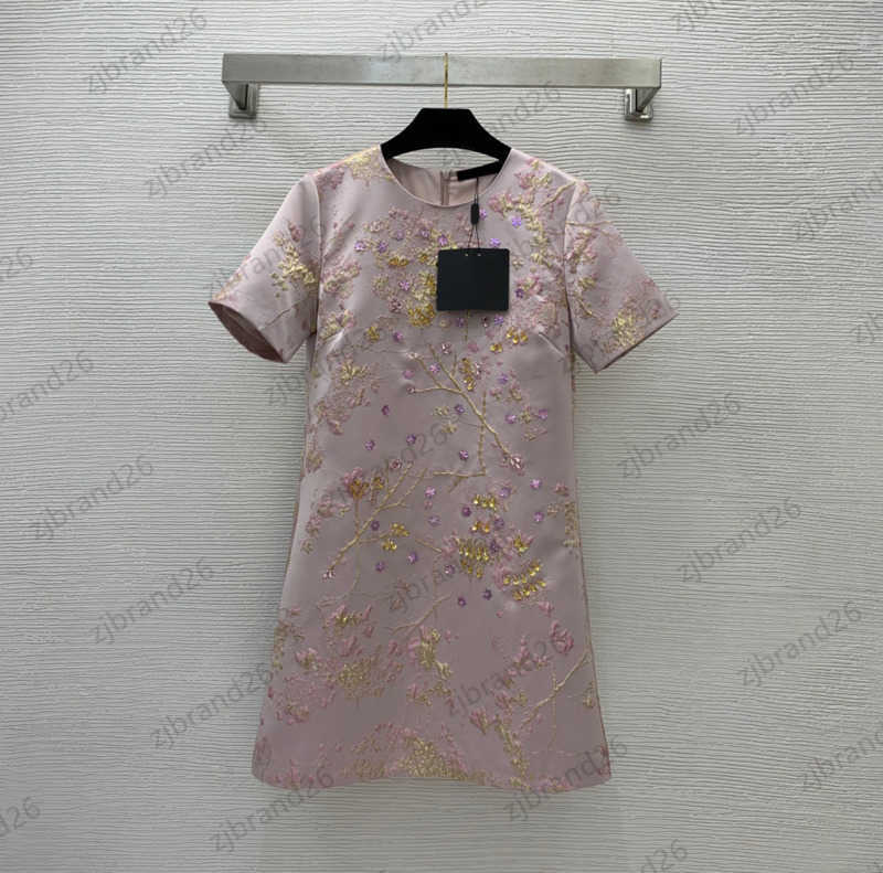 Designer Dress Womens Floral Sequins Nail Beads Decoration Knee-length Skirt Invisible Zipper Short Sleeve Dresses Literature Art Small Fresh Style Women Wear 1970
Designer Dress Womens Floral Sequins Nail Beads Decoration Knee-length Skirt Invisible Zipper Short Sleeve Dresses Literature Art Small Fresh Style Women Wear 1970