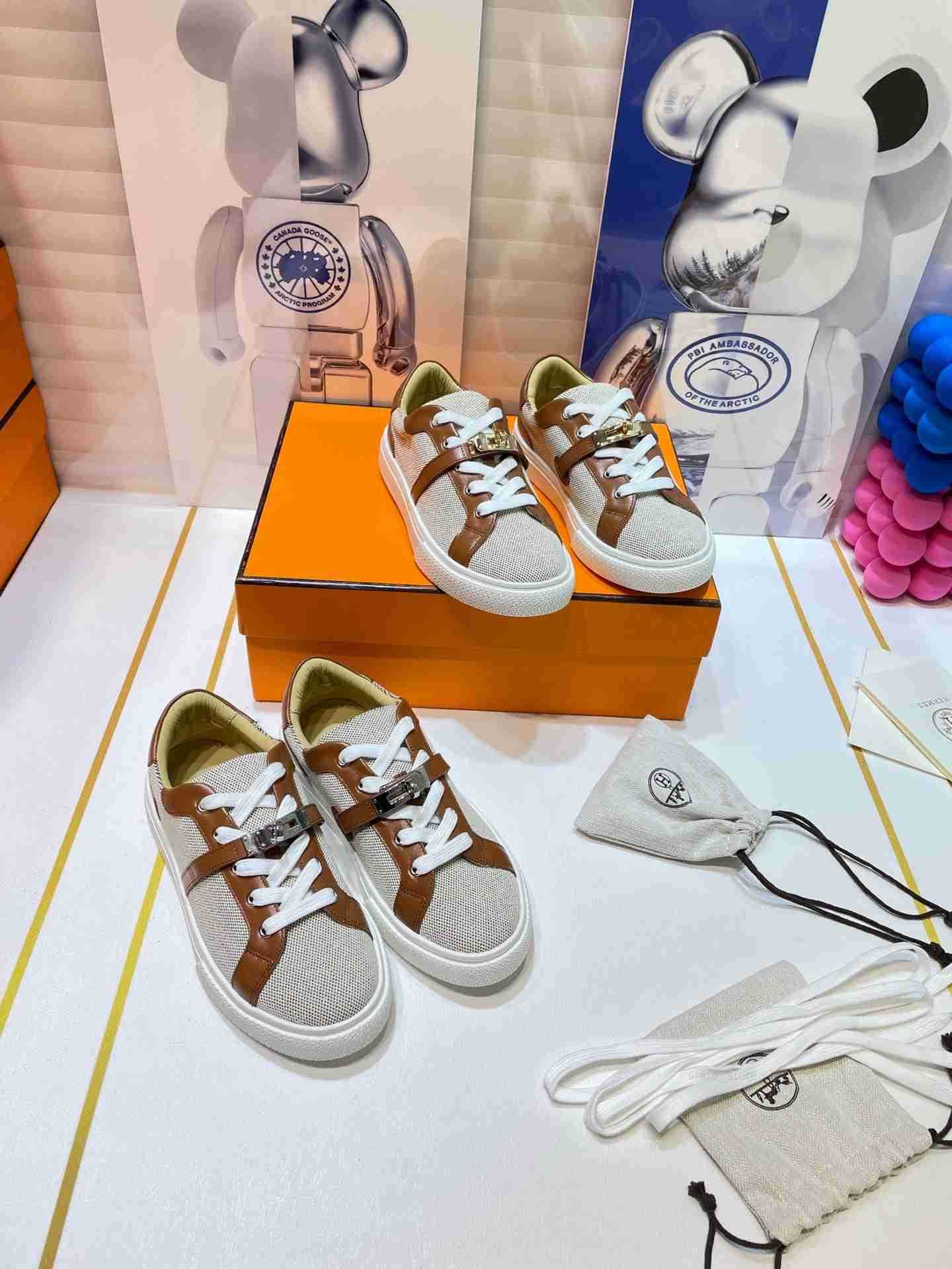 Sandals Leather Beach Shoes Slippers Sandals Loafers Muller Shoes 2022 Padded New Hook Loop Fasteners Platform With Heat-Sealed
Sandals Leather Beach Shoes Slippers Sandals Loafers Muller Shoes 2022 Padded New Hook Loop Fasteners Platform With Heat-Sealed